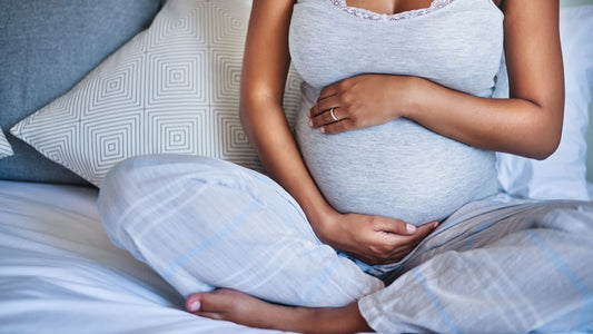 une maman sentant bébé se retourner dans son ventre
