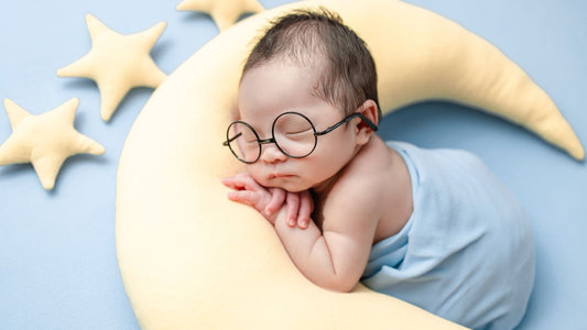 un bébé dormant paisiblement après avoir nettoyé son nez
